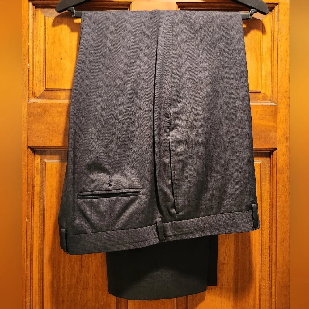 Joseph Abboud Men's Black Plaid Suit - Picture 4 of 8